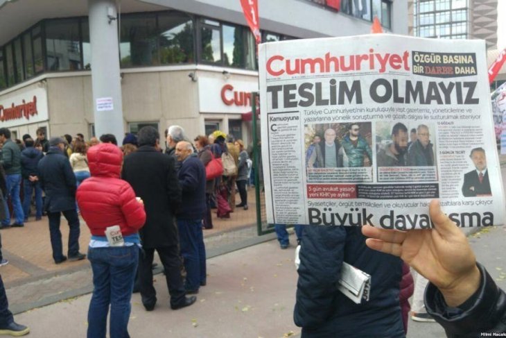 Cumhuriyet’s 14 journalists and executives sentenced to jail