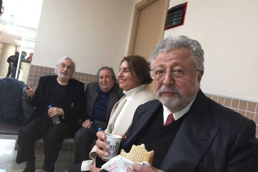 Metin Akpınar and Müjdat Gezen released on judicial control terms