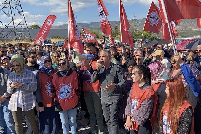 Şık Makas Workers Have Been Resisting for 75 Days. Solidarity Will Win More.