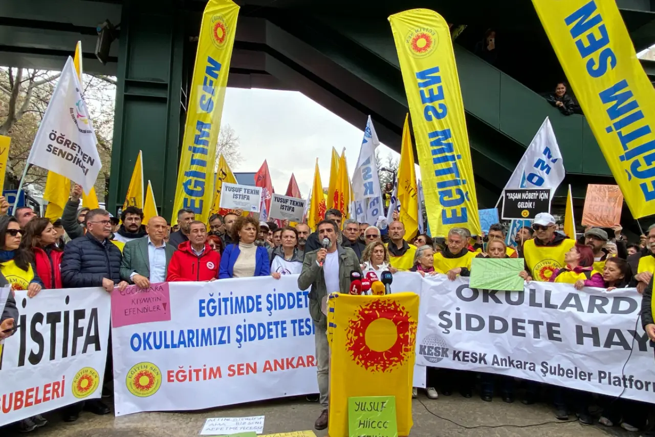 Teacher’s union Egitim Sen unveils “Non Violent School Declaration”